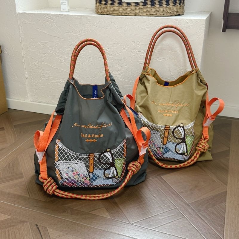 New Style Women's Shoulder Bag - Travel Accessories In Japan 评论和价格