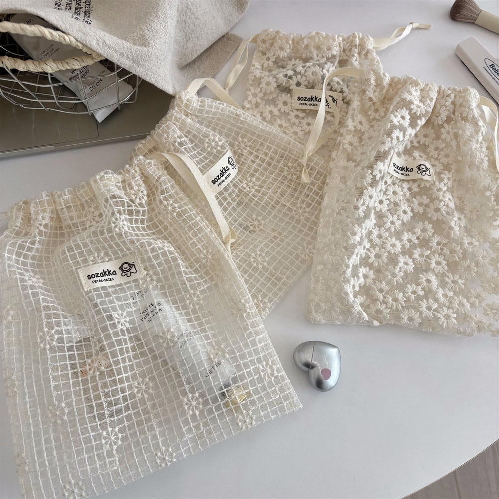 Lace Embroidered Daisy Mesh Dr - Travel Accessories Pouch 评论和价格